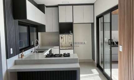 Casa térrea 3 dormitórios, sendo 1 suíte, área gourmet, piscina. Planejados em toda a casa no condomínio fechado Indaiatuba SP, com 3