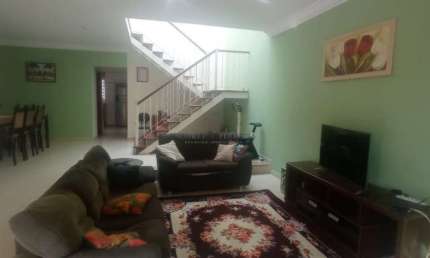 Imperdível oportunidade: Casa à venda no Jardim Sevilha, Indaiatuba-SP, 4 quartos, 1 suíte, 2 salas, 3 banheiros, 2 vagas, 260m²!