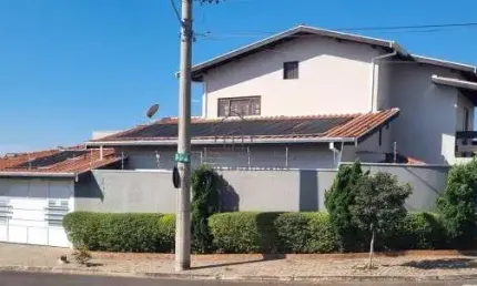 Imperdível oportunidade: Casa à venda em Indaiatuba-SP, Jardim Regina, com 5 quartos, 2 suítes e 258m²!