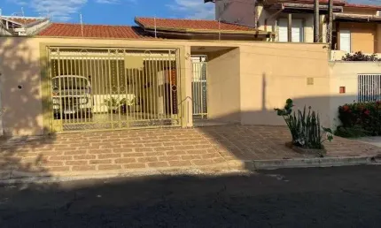 Imperdível casa à venda em Indaiatuba-SP, Jardim Regina: 3 quartos, 1 suíte, 2 salas, 3 banheiros, 4 vagas, 183m².
