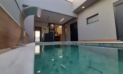 Casa térrea condomínio Viena com 3 suítes, piscina, cozinha e área gourmet com churraqueira e planejados, escritório, Indaiatuba SP