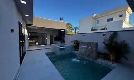 Imperdível! Casa de alto padrão em condomínio no Residencial London Park, Indaiatuba-SP: 3 suítes, 2 salas, 5 banheiros, 4 vagas, 196m².