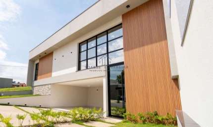 Casa em condomínio à venda em Indaiatuba-SP com 228m² no bairro Loteamento Park Gran Reserve. Venha conferir!