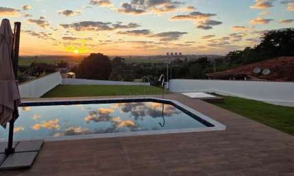 Chácara de 1000m² à venda em condomínio exclusivo em Salto-SP: 3 quartos, suíte, 2 salas, 3 banheiros, 2 vagas, 222m².