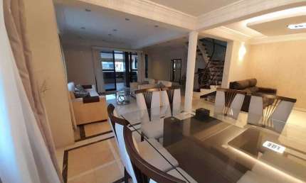 Cobertura Duplex para venda possui 262 metros quadrados com 3 quartos em Gonzaga - Santos - SP