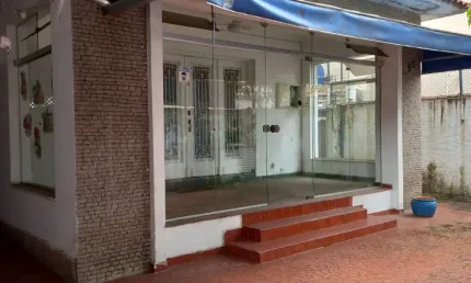 Ponto comercial, ótimo para escolas, escritório e outros