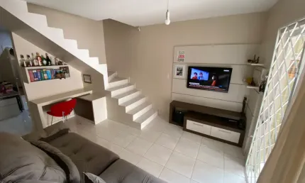 SOBRADO SEMI MOBILADO PRÓXIMO AO KOMPRÃO DO BAIRRO AREIAS EM CAMBORIÚ