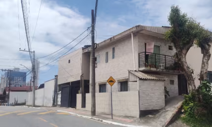 AMPLA CASA COM PISCINA NO BAIRRO ARIRIBÁ EM BALNEÁRIO CAMBORIÚ