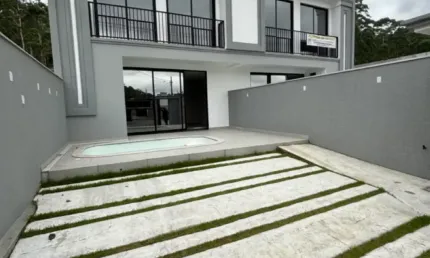 Amplo sobrado no bairro são francisco de assis, loteamento de terras altas     !!
