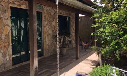 AMPLA CASA NO BAIRRO IATE CLUBE EM BALNEÁRIO CAMBORIÚ