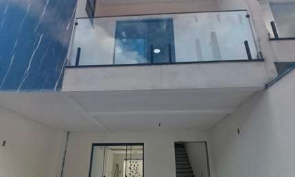SOBRADO EM FASE FINAL DE ACABAMENTO NA PARTE ALTA DO BAIRRO SANTA REGINA EM CAMBORIU