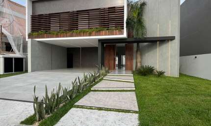 LINDA CASA DE ALTO PADRÃO EM CONDOMÍNIO FECHADO DE CAMBORIÚ