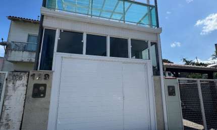 SOBRADO SEMI MOBILIADO COM PISCINA NO CENTRO DE CAMBORIÚ