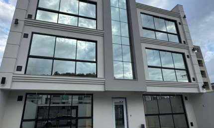 EXCELENTE APARTAMENTO A POUCOS MINUTOS DE BALNEARIO CAMBORIU!!
