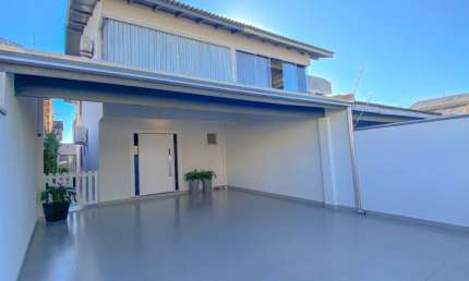 Casa com 3 quartos à venda na Rua Lauro Muller, 210, Santa Regina, Camboriú, 150 m2 por R$ 1.170.000