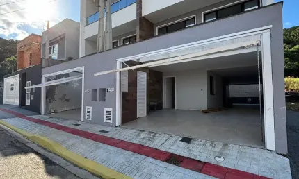 Excelente tri´ples a 4 minutos de balneario camboriue a 7 minutos da praia de balneario camboriu!
