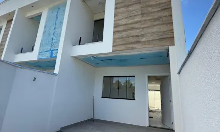 O melhor preço da região sobrado com 3 quartos sendo uma suíte.