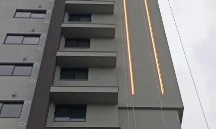EXCELENTE APARTAMENTO A 5 MINUTOS DE BALNEARIO CAMBORIU, C/ 2 SUITES!!
