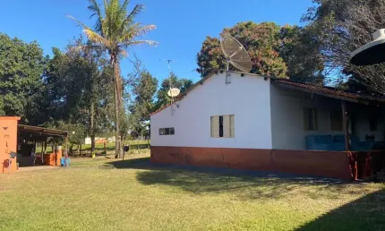 Chácara para Venda em Uberlândia, Chácaras Eldorado, 2 dormitórios, 1 suíte, 2 banheiros