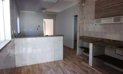 Casa para Venda em Uberlândia, Brasil, 3 dormitórios, 1 suíte, 2 banheiros, 3 vagas