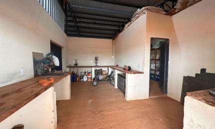 Fazenda à venda no Centro, Cascalho Rico 