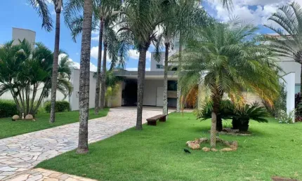 Casa para Venda em Uberlândia, Jardim Karaiba, 4 dormitórios, 4 suítes, 6 banheiros, 4 vagas