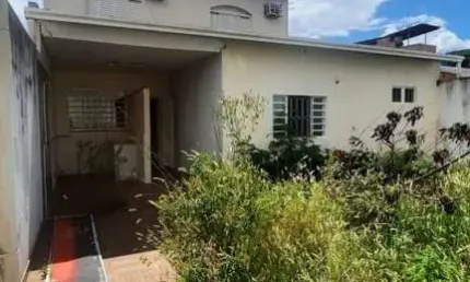 Casa para venda em uberlândia, brasil, 6 dormitórios, 1 suíte, 3 banheiros, 6 vagas