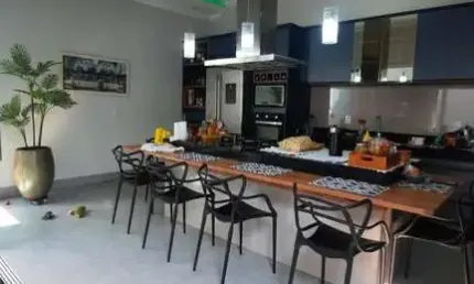 Casa para Venda em Uberlândia, Jardim Améria, 3 dormitórios, 1 suíte, 3 banheiros, 4 vagas