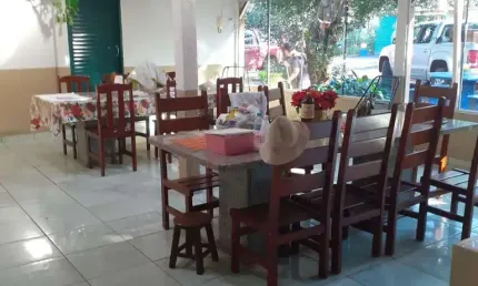 Chácara para Venda em Uberlândia, Chácaras Eldorado, 4 dormitórios, 2 banheiros, 10 vagas