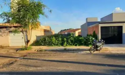 Terreno à venda na Rua Maria Abadia de Matos, Loteamento São Bento, Uberlândia