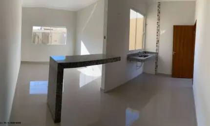 Casa para Venda em Uberlândia, Jardim Holanda, 2 dormitórios, 1 banheiro, 2 vagas