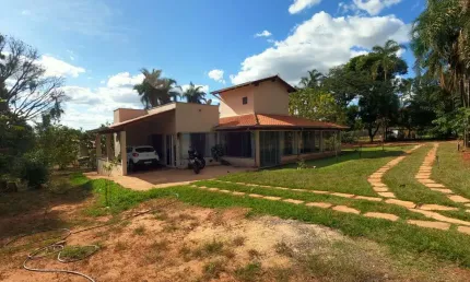 Chácara para Venda em Uberlândia, Chácaras Eldorado, 3 dormitórios, 2 suítes, 2 banheiros, 10 vagas
