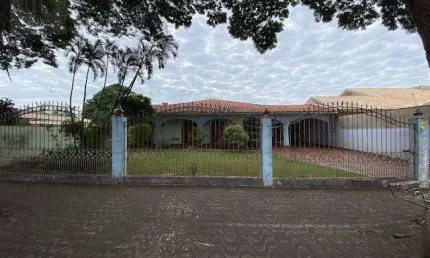 Casa com 4 quartos à venda na Rua Carlos Chagas, 85, Zona 05, Maringá