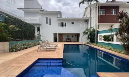 Sobrado à venda em Maringá, Zona 05, com 4 quartos, com 358.74 m²