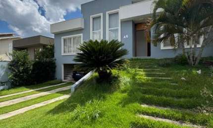 Imperdível: Casa em Condomínio de Luxo na Vila Inglesa, Indaiatuba-SP! 3 quartos, 3 suítes, 1 sala, 5 banheiros, 4 vagas, 257m²!
