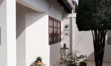 Casa à venda em Indaiatuba-SP, Jardim Regina: 3 quartos, 1 suíte, 4 vagas de garagem e 150m² de área!