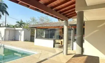Chácara de Luxo em Indaiatuba-SP, Recanto Campestre Internacional de Viracopos Gleba 4: 3 quartos, 2 suítes, 4 banheiros, 4 vagas, 246,61 m². Venda ou Locação.