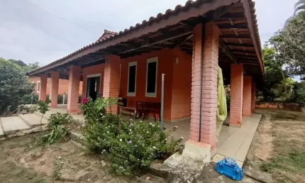 Imperdível: Chácara à venda em Indaiatuba-SP, Recanto Campestre Internacional de Viracopos Gleba 4. 2 quartos, 1 sala, 3 banheiros, 8 vagas, 181m²!