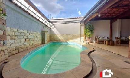 Casa com 5 Quartos e 3 banheiros 200 m² por R$ 980.000 / Planalto