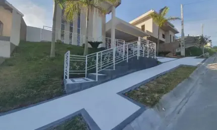 CASA TÉRREA, EM LOCALIZAÇÃO PRIVILÉGIADA, NO CAXAMBU, CONDOMÍNIO TERRAS DE JUNDIAÍ.