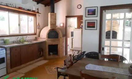 Chácara à venda em Jundiaí-SP, bairro Medeiros: 3 quartos, 1 suíte, 2 salas, 3 banheiros, 20 vagas, 328m².