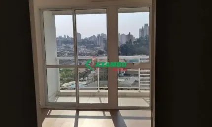 SALA COMERCIAL DE 25M² COM COPINHA, WC SOCIAL, COM PISO LAMINADO E 1 VAGA COBERTA ROTATIVA NA MELHOR LOCALIZAÇÃO DA VILA ARENS