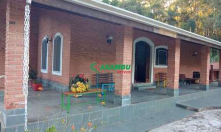 Chácara à venda em Jarinu-SP, 3 quartos, 3 salas, 3 banheiros, 2 vagas de garagem, 290m² - Imperdível na Figueira Branca!