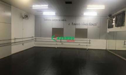 Salão Comercial à Venda em Jundiaí-SP, Bairro Caxambu: 3 Salas, 4 Banheiros, 3 Vagas de Garagem, 300m² de Área