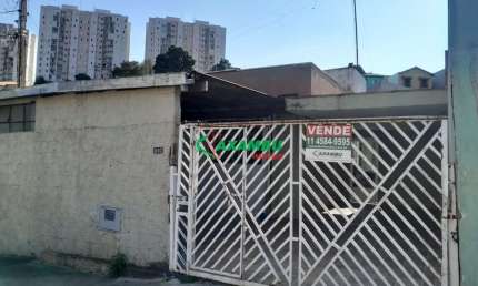 Imperdível: Casa à venda em Jundiaí-SP, Jardim Pacaembu, 2 quartos, 1 sala, 1 banheiro, 2 vagas, 142m²!