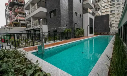 Apartamento 2 dormitórios com varanda e vaga a 500m da Oscar Freire
