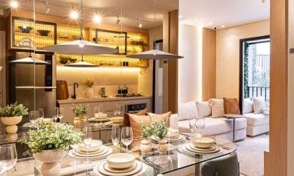Apartamento 2 dormitórios com varanda ampliada e vaga na Naçoes Unidas.