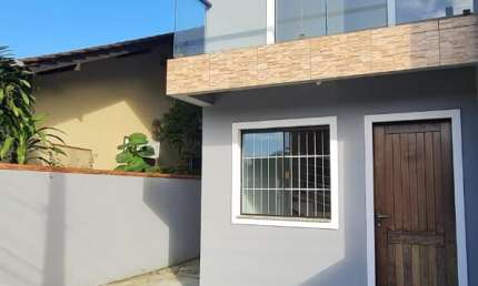 Aluga-se Sobrado com 02 quartos Vila Nova Joinville.