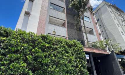 Vende-se Apto com 01 suíte + 01 dorm., Costa e Silva-Joinville.