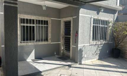 CASA DUPLEX -  200 m² - 03 DORMITÓRIOS - SUITE - VARANDA - TERRAÇO - CHURRASQUEIRA